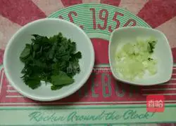 Illustration of how to make beef noodles in clear soup 9