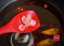 Illustration of how to make spicy braised chicken feet 11