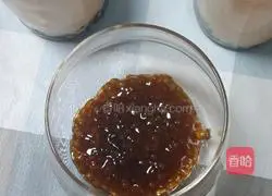 Illustration of how to make pearl milk tea 13