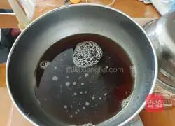 Illustration of how to make brown sugar steamed buns 1