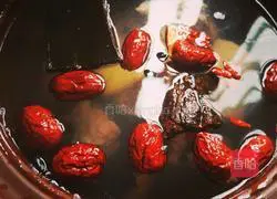 Illustration of how to make Eucommia ulmoides and pig tail by chance 4