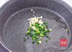 Illustration of how to make beef rolls with enoki mushrooms 7