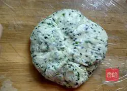 Illustration of how to make green onion soda crackers 7
