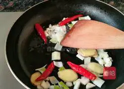 Illustration of how to make braised beans and noodles 6