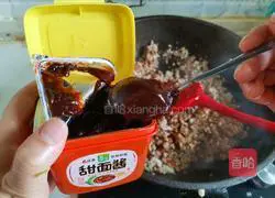 Illustration of how to make noodles with mushroom and meat sauce 10