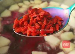 Illustration of how to make rock sugar apple and dragon fruit 6