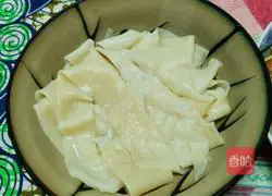 Illustration of how to make white skin noodles 9