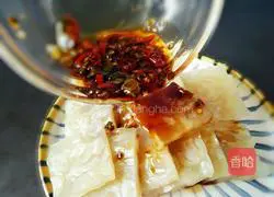 Illustration of how to make pig skin jelly 11