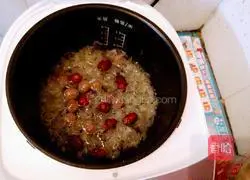 Illustration of how to make longan, red dates and white fungus soup 10