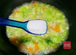 Illustration of how to make loofah, edamame and shrimp soup 12