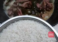 Illustration of firewood stewed bone soup 6