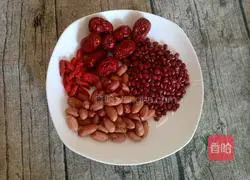 Illustration of how to make health-preserving five red soup 1