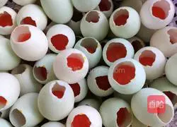 Illustration of how to make glutinous rice and salted duck eggs 2