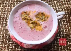 Illustration of how to make fresh peach juice with passion fruit 8