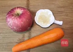 Illustration of how to make apple carrot juice (cooked drink) 1