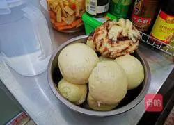 Illustration of how to make bean paste buns 7