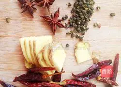 Illustration of how to roast pig's feet with peanuts 4