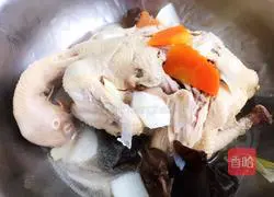 Illustration of how to cook three-yellow chicken 11