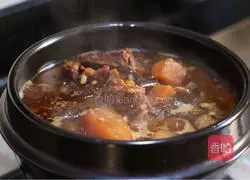 Illustration of how to make radish stewed beef brisket 11