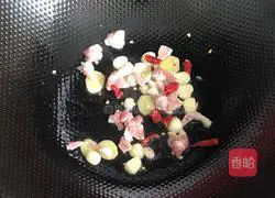 Illustration of how to make hand-braised tofu and cabbage soup 5