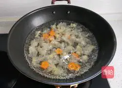 Illustration of how to make white fungus mixed with cucumber 4