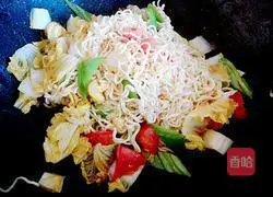 Illustration of how to make fried instant noodles 8