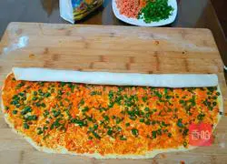 Illustration of how to make BBQ flavored flower rolls 12