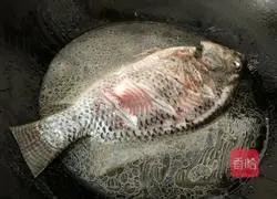 Must-drink ♥ Crucian carp and tofu soup recipe 5 illustrations