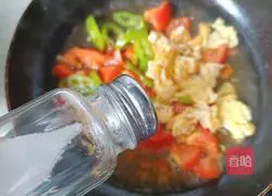 How to make tomato, egg and pepper soup noodles Illustration 8