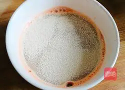 Illustration of how to make carrot and sausage rolls 4