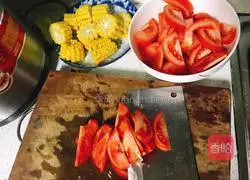 Illustration of how to cook tomato braised pork ribs 3