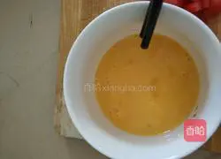 Illustration of how to make tomato and egg soup powder 4
