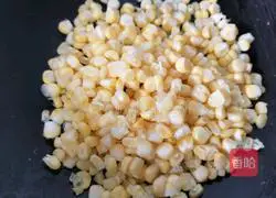 Illustration of how to make corn-fried shrimps 4