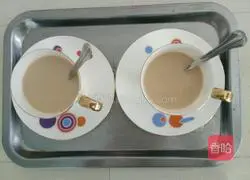 Illustration of how to make condensed milk milk tea 11