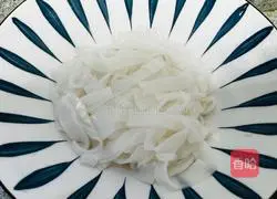 Illustration of how to make kway teow soup 4