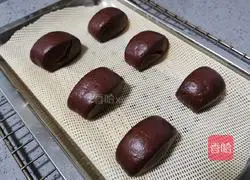 Illustration of how to cut steamed buns with cocoa powder knife 15