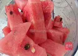 Illustration of how to make watermelon juice cold drink 2
