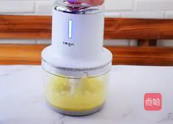 Illustration of how to mix brown sugar and ginger with milk 3