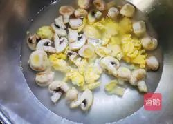 Chrysanthemum brain mushroom egg soup recipe 11