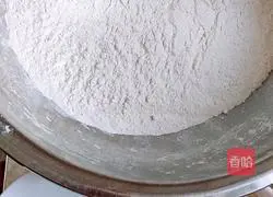 Illustration of making sweet bean flour rolls 1