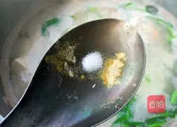 Garlic sprouts, tofu and prawn soup recipe 11