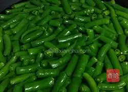 Illustration of how to soak peppers 3