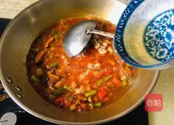 Illustration of how to make noodles with chicken, mushrooms and diced potatoes 9