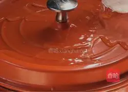 Illustration of making red dates, shiitake mushrooms and old chicken soup 11