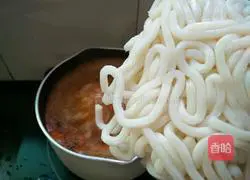 Illustration of how to make spicy udon noodles 7