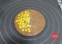 Illustration of how to make rye corn scone 10