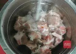 Illustration of how to make taro and dragon bone soup 1