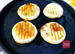 Illustration of how to make traditional old fat fermented radish sesame cakes 6