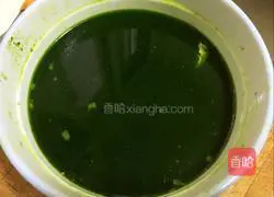 Illustration of how to make spinach skin jelly 1