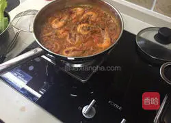 Illustration of how to make spaghetti bolognese 11